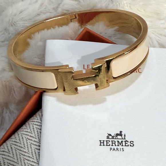 HERMES LE BRACELET CLIC ホワイト/ゴールド Hermes | Jewelry | Hermes Le Bracelet Clic | Poshmark